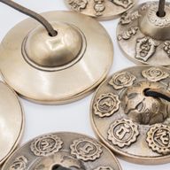 Prémiová mosadzná tibetská tingsha - Symboly šťastia - približne 6 cm (155 g)
