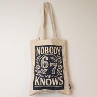 Ikonická Základná Taška - Nobody Knows 67 (42x30 cm) - prírodná 10oz
