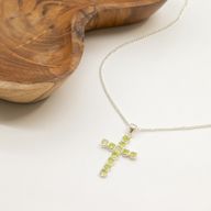 Indické modlitebné prívesky - postriebrené (reťaz 45 cm) - kríž s peridotom
