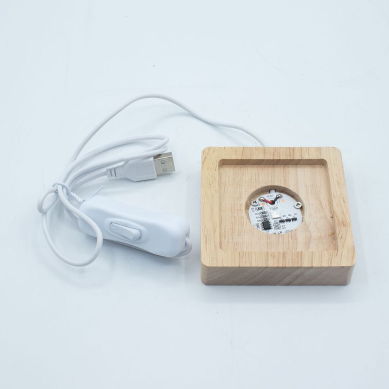 8 cm Štvorcový Drevený USB LED Stojan - Viacfarebný
