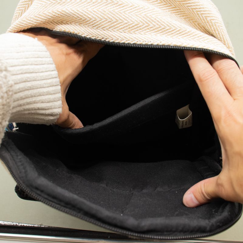 Štandardný batoh Kathmandu - Dhaka dizajn (34 × 27 × 10 cm)