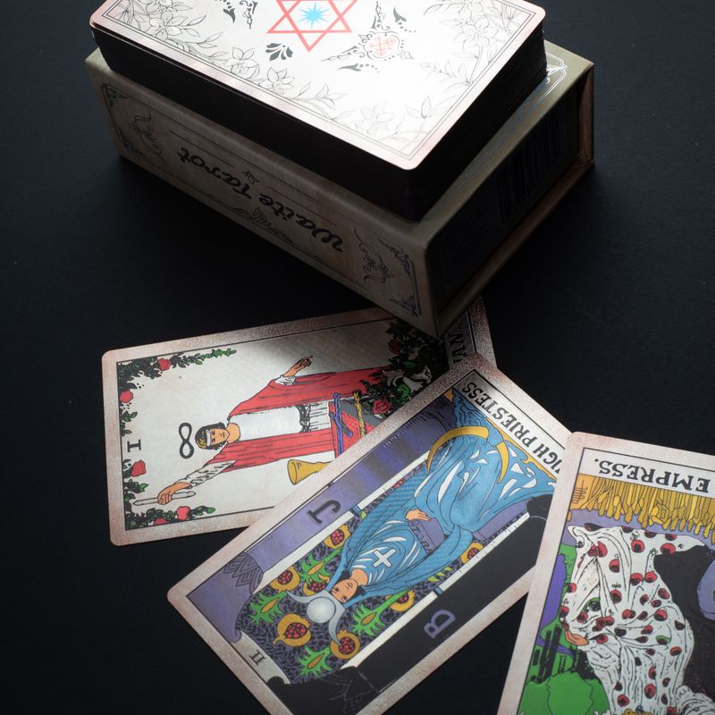 Sada kariet tarotu Waite so striebornou fóliou - s brožúrou