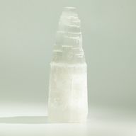Prírodná selenitová vežová lampa - 25 cm