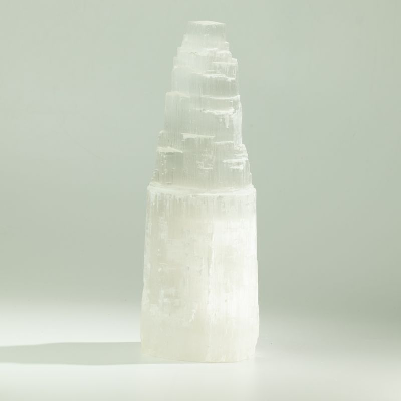 Prírodná selenitová vežová lampa - 25 cm