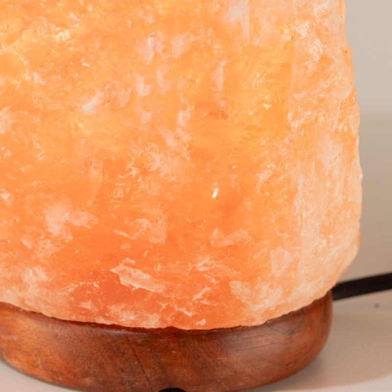 Kvalitná prírodná solná lampa – so základňou približne 3–5 kg