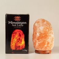 Kvalitná prírodná solná lampa – so základňou približne 3–5 kg