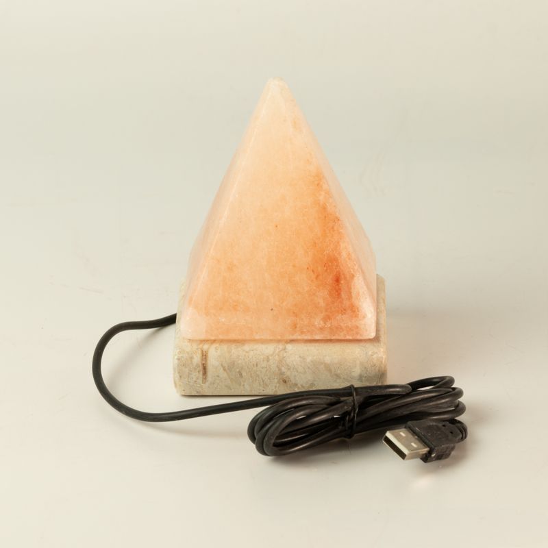 Kvalitná USB pyramídová soľná lampa - 9 cm (viacfarebná)