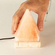 Kvalitná USB pyramídová soľná lampa - 9 cm (viacfarebná)