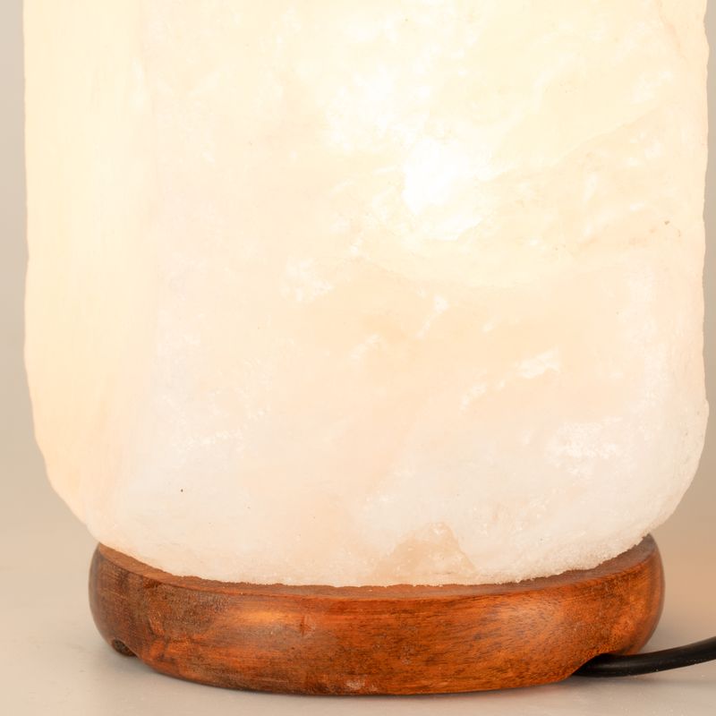 Kryštálová skala – himalájska solná lampa s podstavcom, približne 3–5 kg