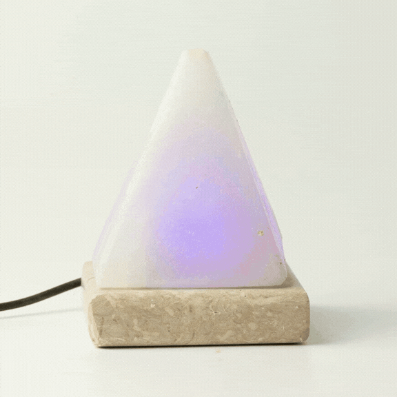 Kvalitná USB pyramídová solná lampa bielej farby - 9 cm (viacfarebná)
