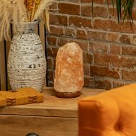 Kvalitná prírodná soľná lampa - a podstavec cca 3-5 kg