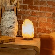 Krištálová skala himalájska soľná lampa - cca 1,5 - 2 kg
