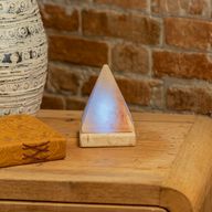 Kvalitná USB pyramídová soľná lampa - 9 cm (viacfarebná)