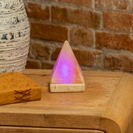 Kvalitná USB pyramídová soľná lampa - 9 cm (viacfarebná)