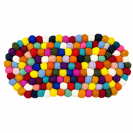 Oválna podložka z plstených guličiek - 38x18cm viacfarebná