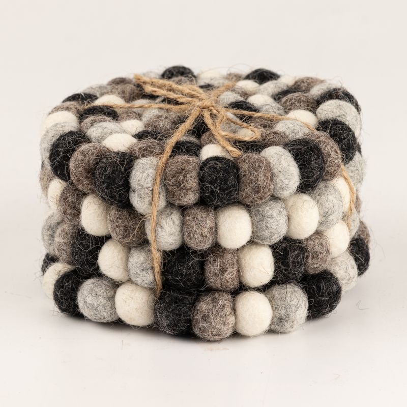 Okrúhle plstené podložky pod poháre - 10 cm, viacfarebná sivá (sada 4 kusov)