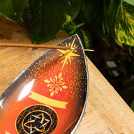 Smaltovaná miska na vonné tyčinky - hliník - pohanská triquetra