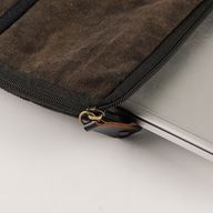 Veľké puzdro na notebook so vzhľadom Stonewash – drevené uhlie