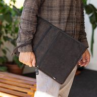 Veľké puzdro na notebook so vzhľadom Stonewash – drevené uhlie