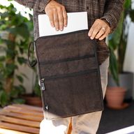 Veľké puzdro na notebook so vzhľadom Stonewash – drevené uhlie