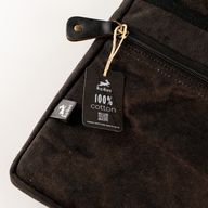 Puzdro na tablet Stonewash – drevené uhlie