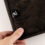 Puzdro na tablet Stonewash – drevené uhlie
