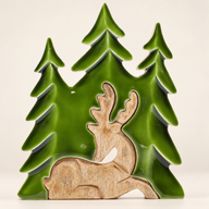 Stratený v lese – 3D drevená dekorácia Jeleň v lese – 23x20 cm