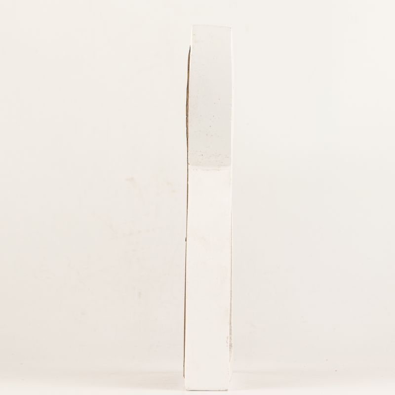 Anjel z mangového dreva - bielený s vyrezávanou železnou dekoráciou - 22 cm