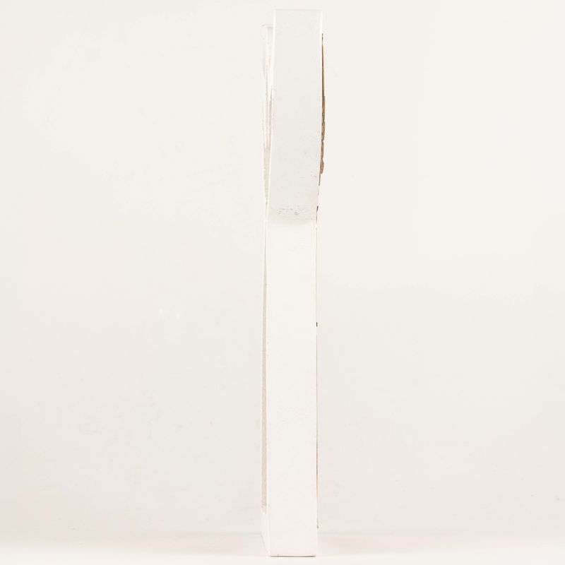 Anjel z mangového dreva – bielený s vyrezávanou železnou dekoráciou – 39 cm