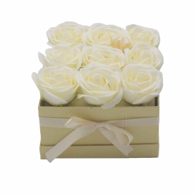 Darčekový Box z Mydlový Kvetov - 9 Krémových Ruží - Štvorec