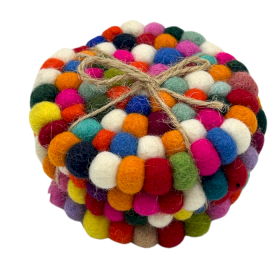 Okrúhle Podložky pod Poháre z Plstených Guľôčok - 10 cm Viacfarebné (sada 4 kusov)
